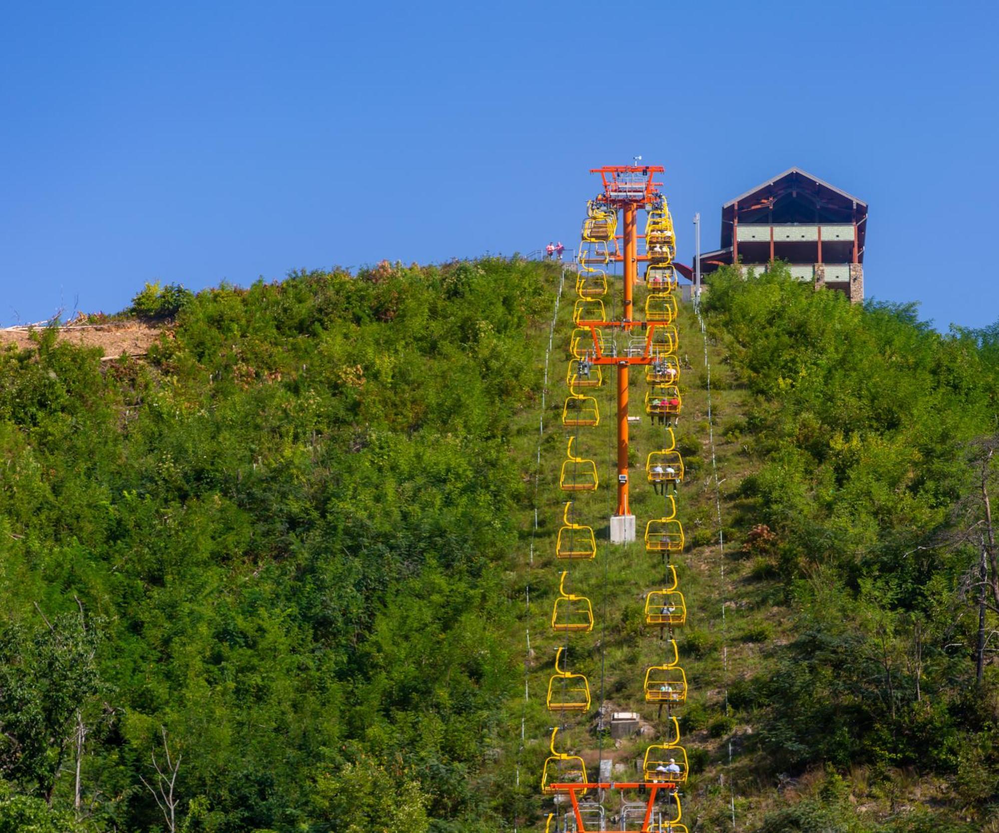 Smoky Bear Lodge With Guest House, Hot Tub, 1089 Free Tickets Each Paid Day, Dollywood And More Sevierville Exterior photo